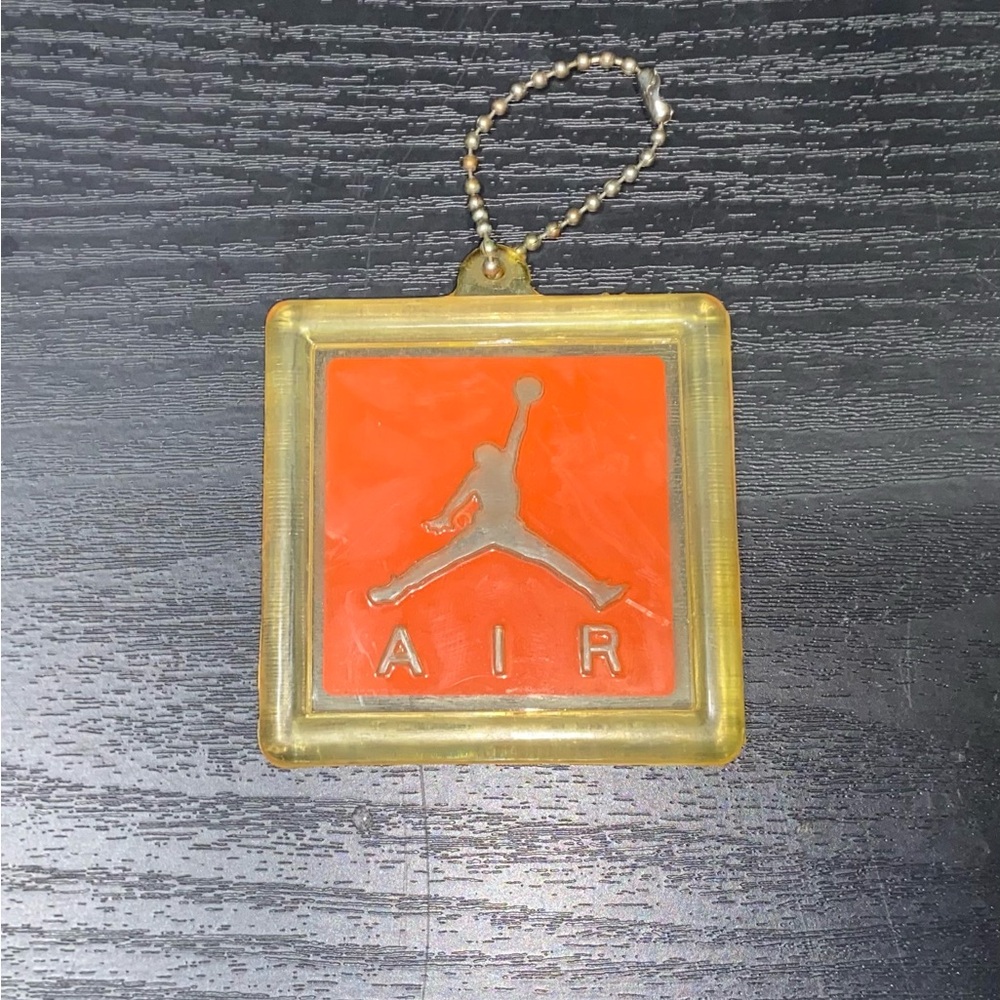 Nike AIR Jordan Orange art jump man logo sneaker 👟 shoes hang tag Keychain vtg